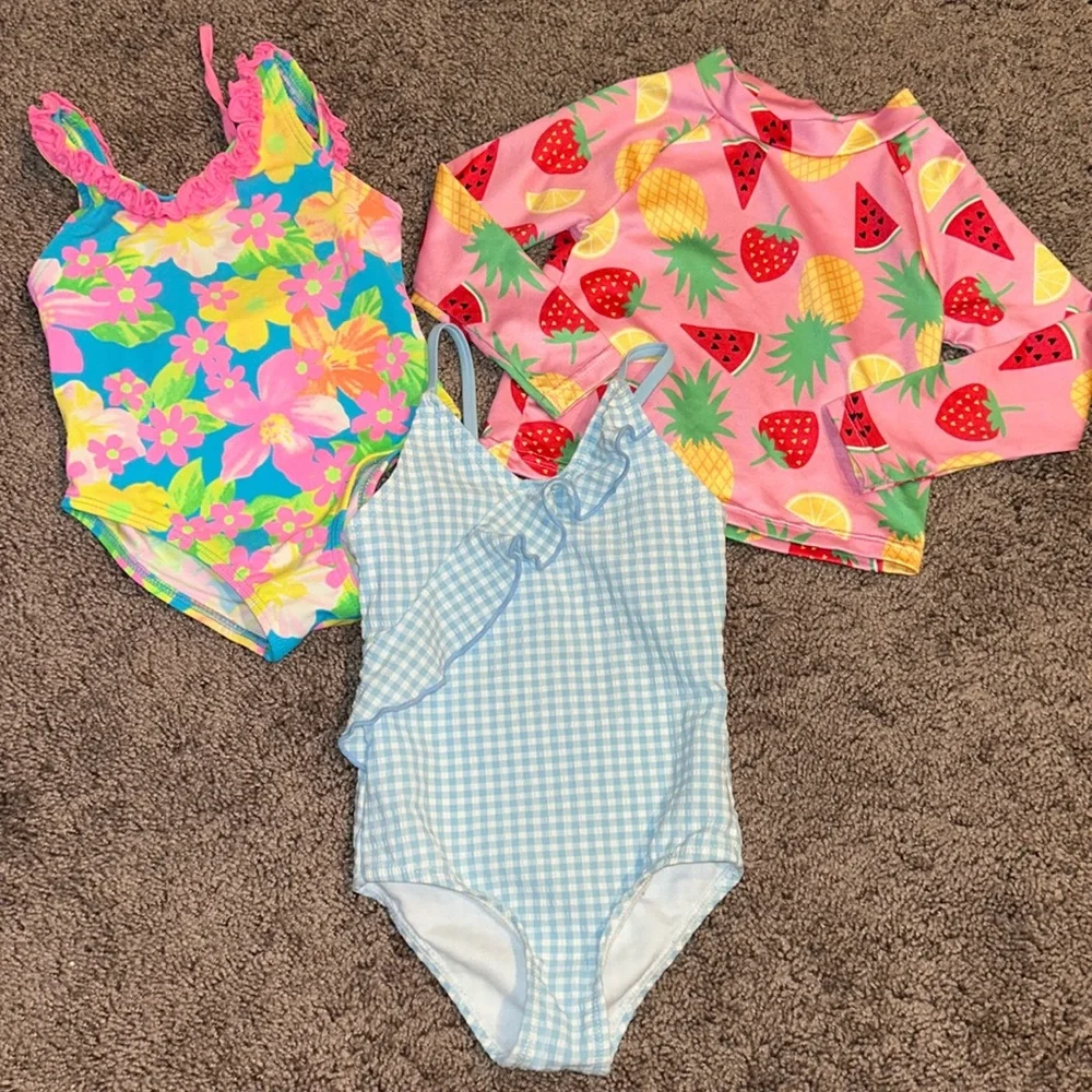 Toddler babygirl 24m bathing suit and rash guard bundle!!